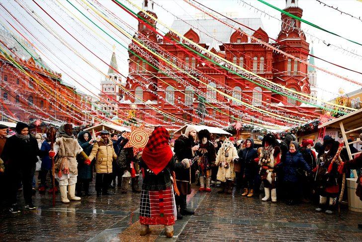 Rusya'da baharın müjdecisi 'Maslenitsa' şenlikleri  G1