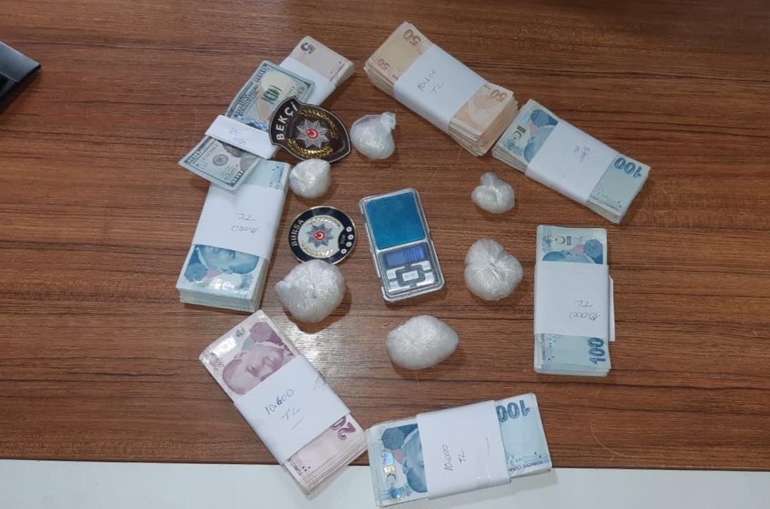 &Ccedil;&ouml;pteki poşetten &ccedil;ıkanlar g&uuml;venlik g&uuml;&ccedil;lerini bile şaşırttı!