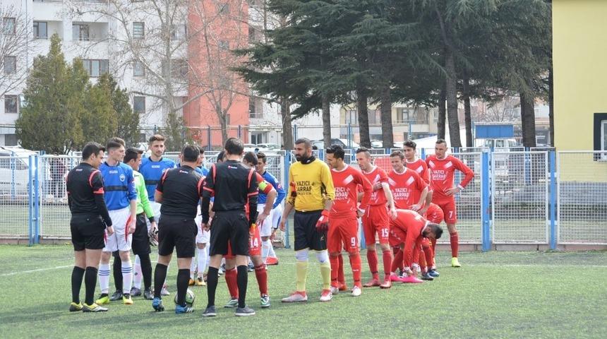 B&uuml;y&uuml;leyenspor oynadığı futbolla herkesi kendine hayran bıraktı