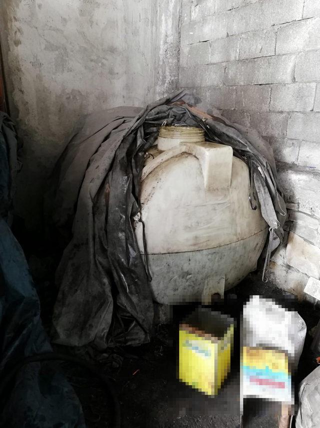 Van'da iş yerinde 1 ton kaçak akaryakıt ele geçirildi