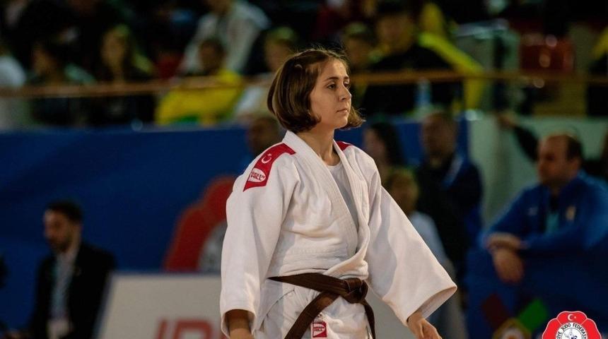 Ecre Avrupa ikincisi