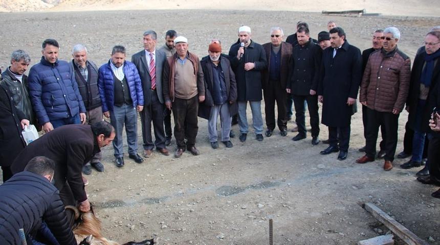 Ke&ccedil;ikom Mahallesi Camisine Kavuşuyor