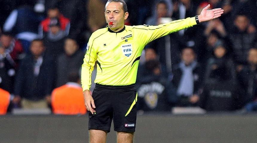 Cüneyt Çakır Chelsea - Valencia maçını yönetecek