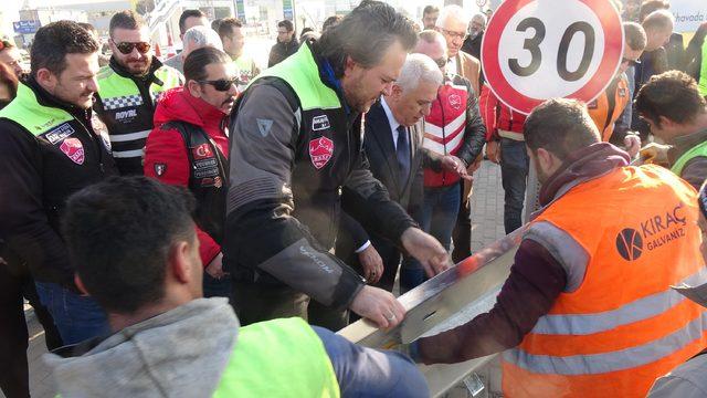 Bursa'da 'motorcu dostu bariyer' uygulaması