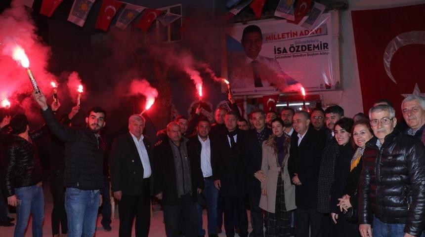 Millet İttifakı adayı &Ouml;zdemir: "Bu işte bir terslik var diyenler artık değişim isteyenlerdir"