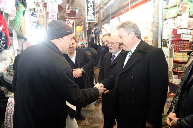 Millet Caddesi ve Urgancılar Çarşısı’nda gönül köprüsü