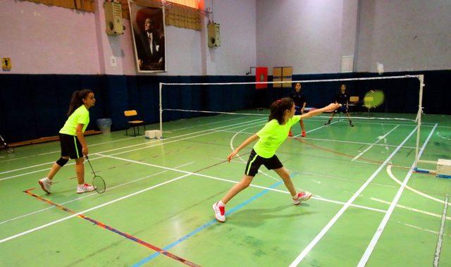 Badminton Anadolu Yıldızlar Ligi Yarı Final Müsabakaları