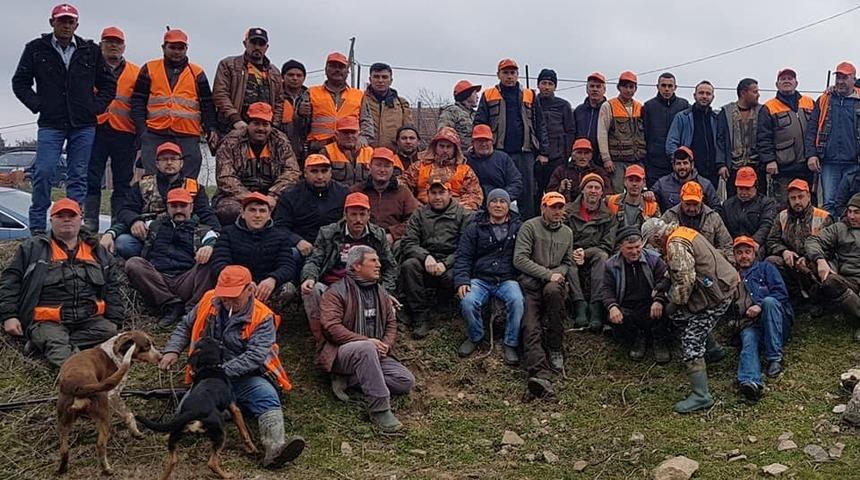 Lapseki&rsquo;de sezonun son s&uuml;rek avı yapıldı