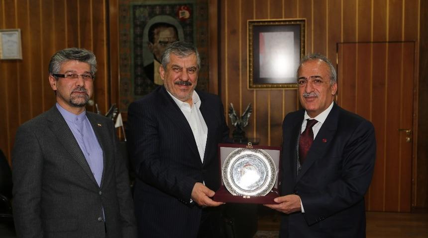 Rekt&ouml;r &Ccedil;omaklı: &ldquo;Bilimin olduğu her yerde, Atat&uuml;rk  &Uuml;niversitesi de yerini alacak&rdquo;