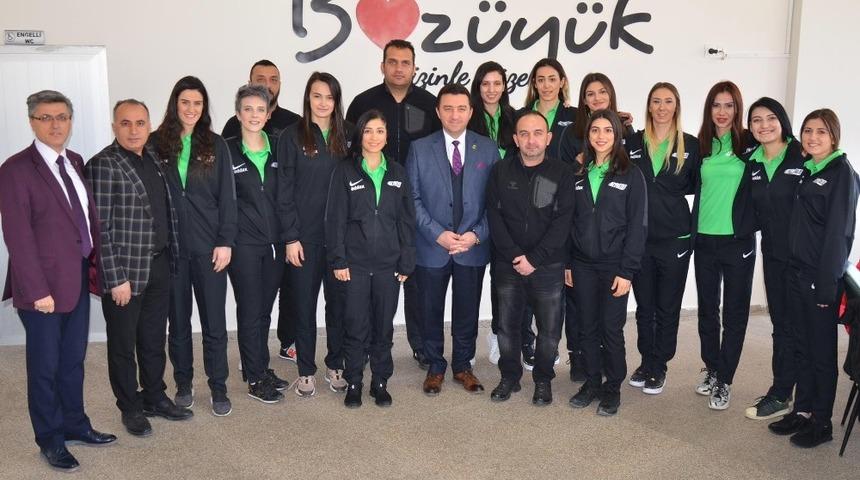 Filenin sultanları Adana&rsquo;ya uğurlandı