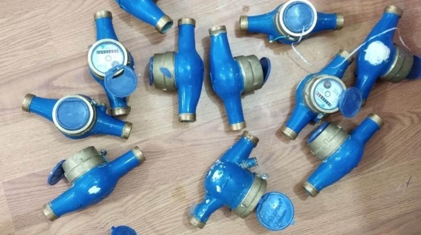 Su sayacı hırsızları tutuklandı