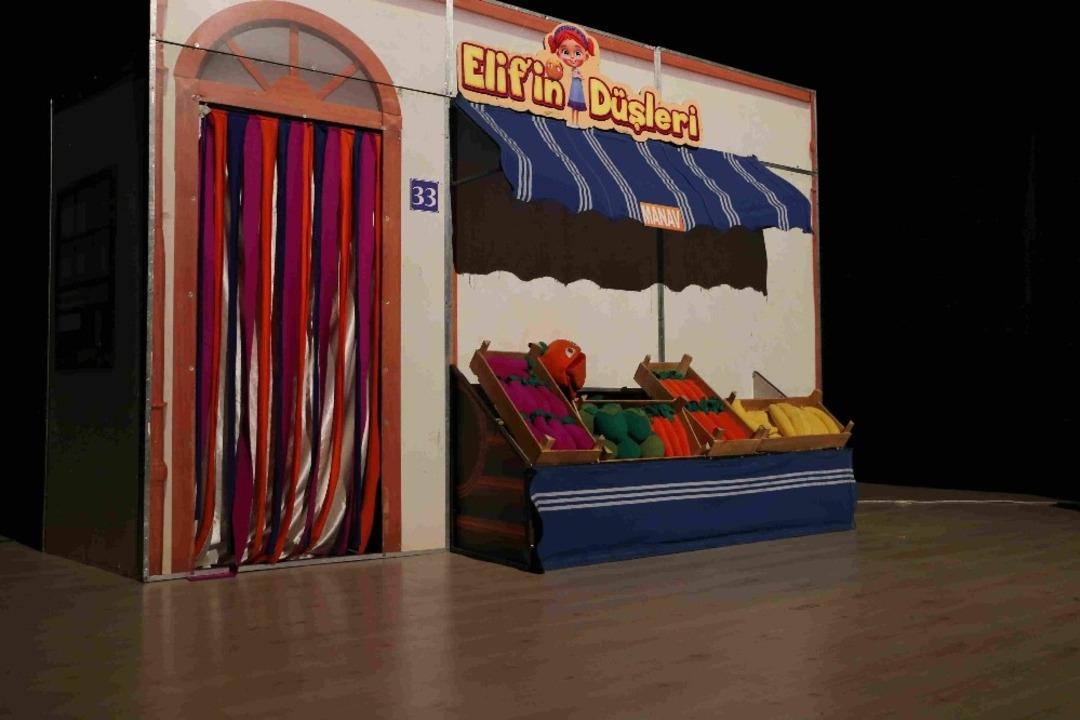 Varto&rsquo;da &ldquo;Elif&rsquo;in D&uuml;şleri&rdquo; oyunu sahnelendi