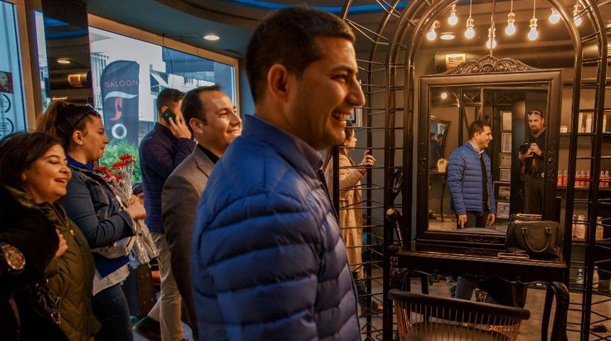 CHP&rsquo;nin Kuşadası adayı G&uuml;nel&rsquo;den esnafa destek s&ouml;z&uuml;