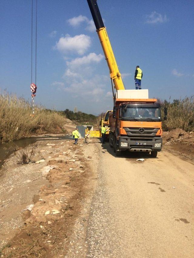 Bir kısmı çöken Orhanlı Köprüsü’nde çalışmalar başladı