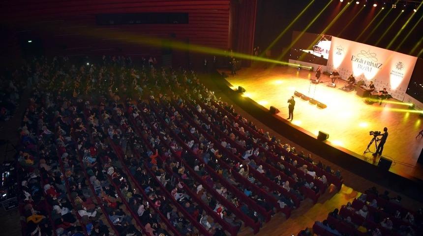 Sel&ccedil;uklu&rsquo;da ezgi ş&ouml;leni