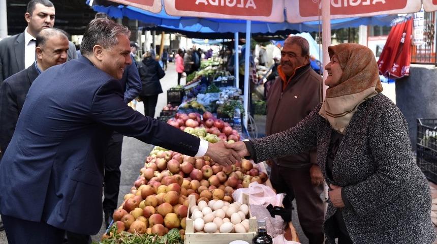 Uysal, hemşeri dernekleriyle ve pazarcı esnafıyla buluştu