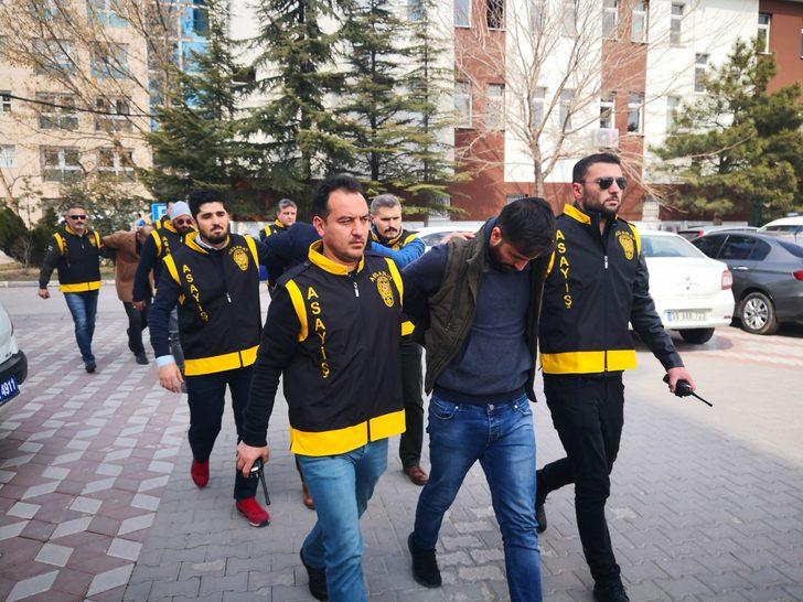 4'ünü de eğlence merkezinde yakaladılar! Polisi bile şaşırtan olay G5