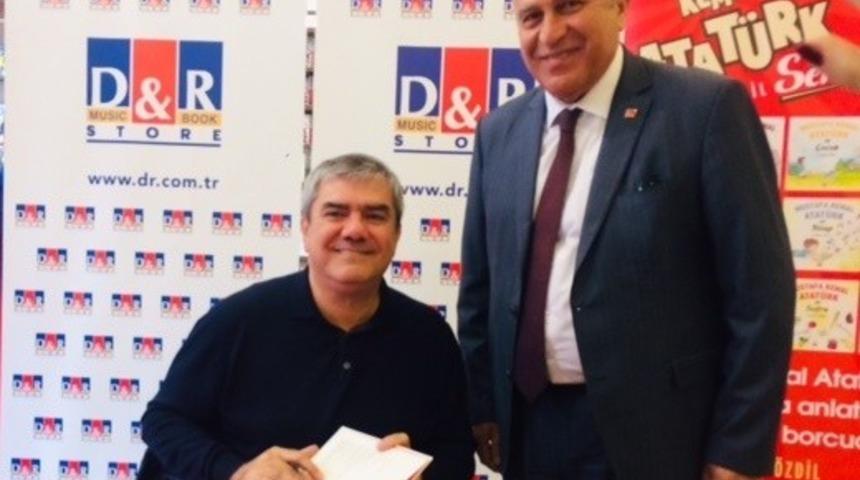 Yılmaz &Ouml;zdil hayranları Forum Aydın&rsquo;a akın etti