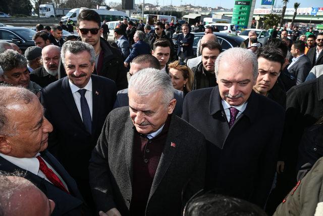 Binali Yıldırım seçim çalışmalarını Büyükçekmece'de sürdürüyor