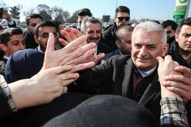 Binali Yıldırım seçim çalışmalarını Büyükçekmece'de sürdürüyor