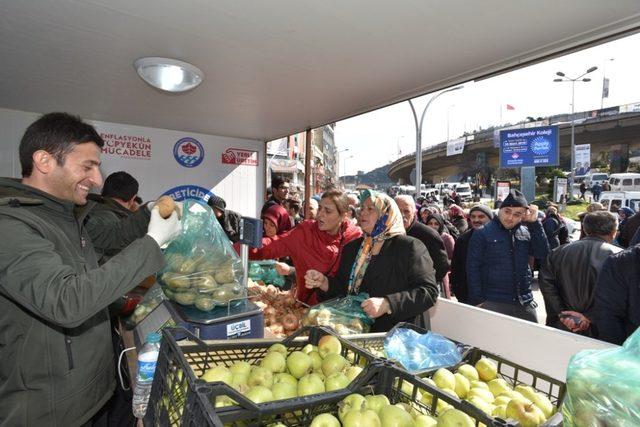 Trabzon’da hafta sonu kurulan tanzim satış yerine ilgi artıyor