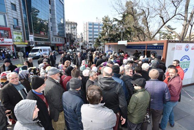 Trabzon’da hafta sonu kurulan tanzim satış yerine ilgi artıyor