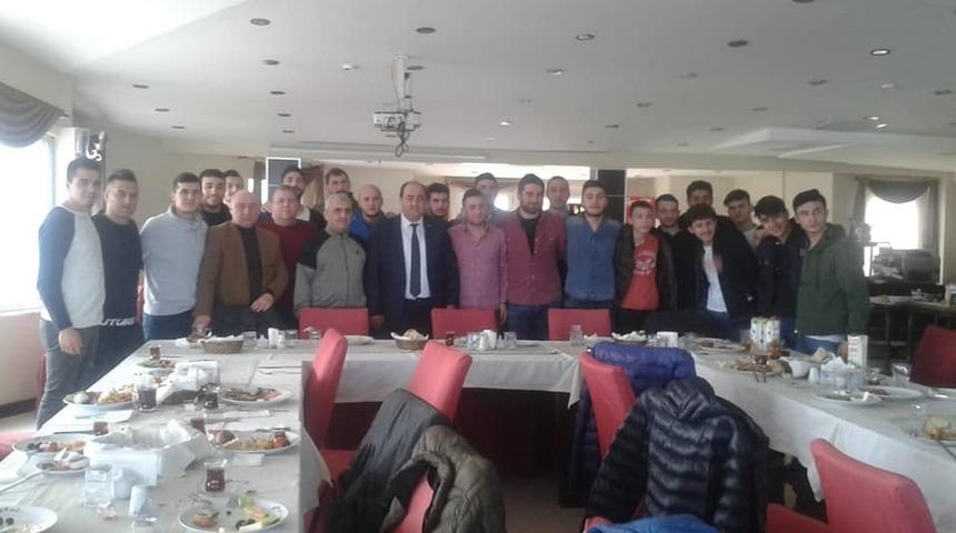 Başkan Demirtaş futbolcularla buluştu