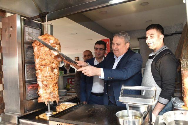 Cumhur İttifakı adayı Çerçi, 4 mahallede vatandaşla buluştu