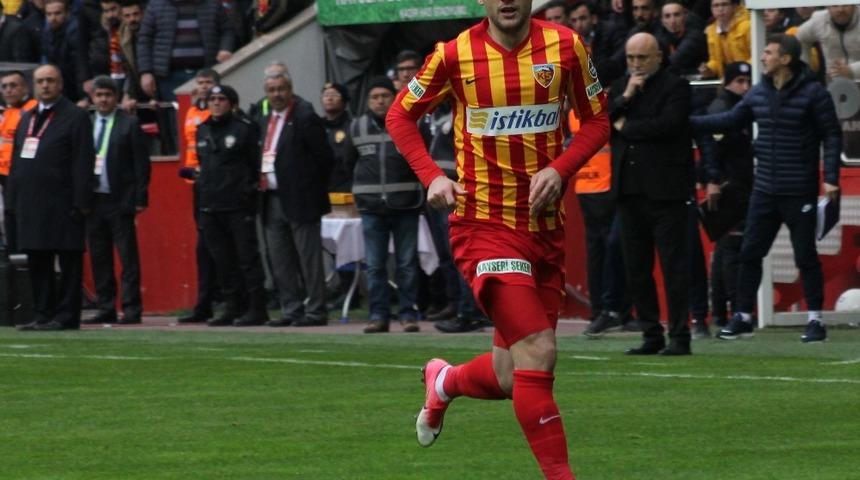 Sapunaru ve Deniz Türüç sarı kart sınırında