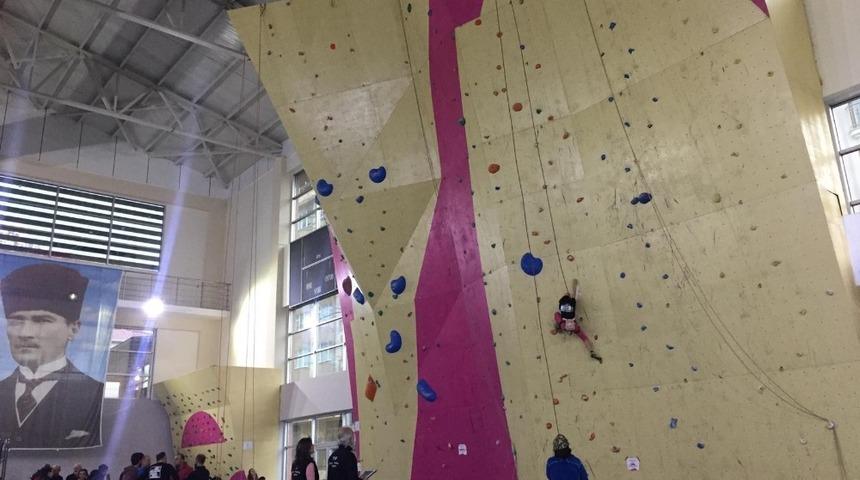 Gen&ccedil; dağcılar spor tırmanışında Rize&rsquo;de yarıştı