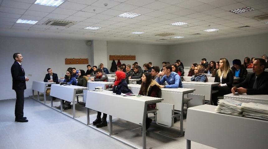 Lise &ouml;ğrencileri &uuml;niversite gezisinde