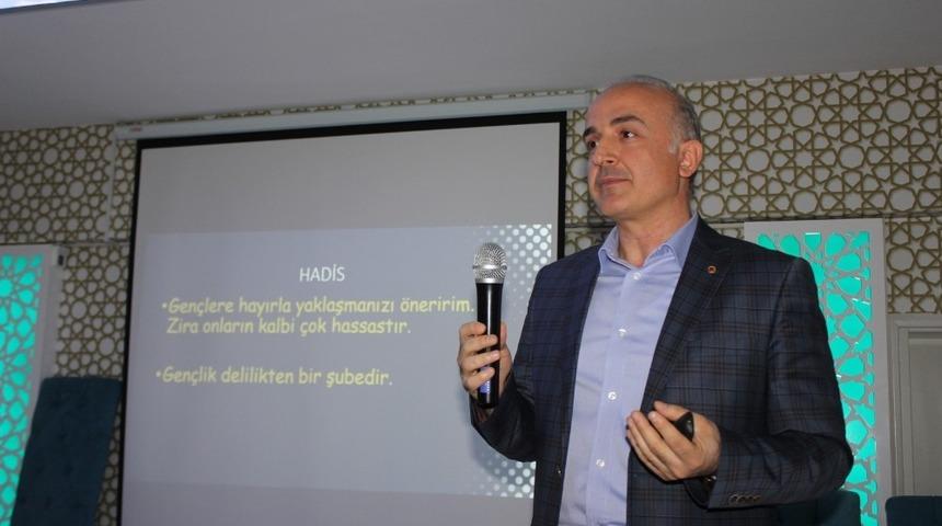 Din g&ouml;revlilerine eğitim semineri