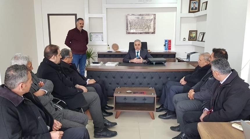 İYİ Parti Adayı Kırmızı CHP eski il başkanlarıyla buluştu