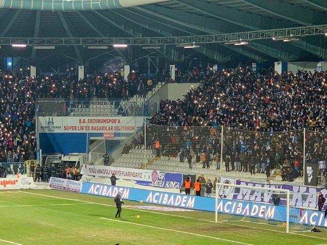 BB Erzurumspor - Galatasaray ma&ccedil;ında DKF&rsquo;19 pankartı 3
