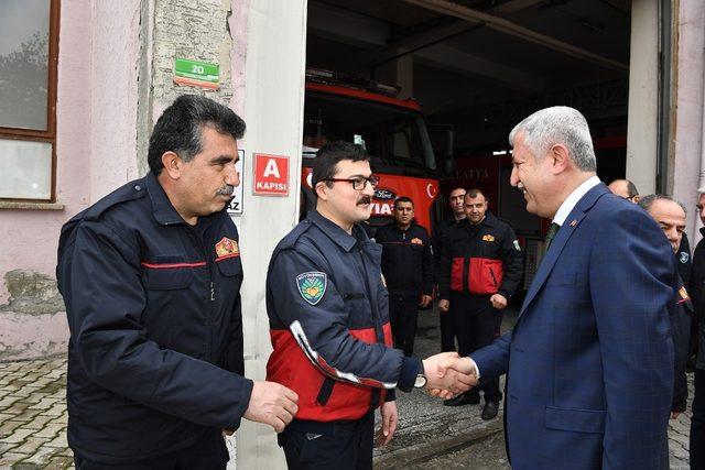 Polat itfaiyecilerle bir araya geldi