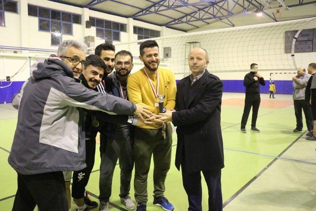 Cide’de Voleybol Turnuvası düzenlendi