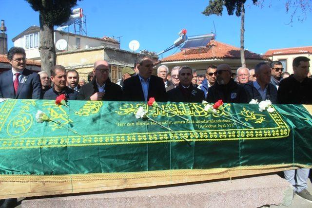 Ayvalık’ın güleryüzü Ziya Eryavuz son yolculuğuna uğurlandı