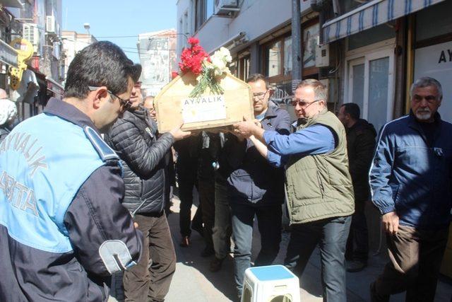 Ayvalık’ın güleryüzü Ziya Eryavuz son yolculuğuna uğurlandı