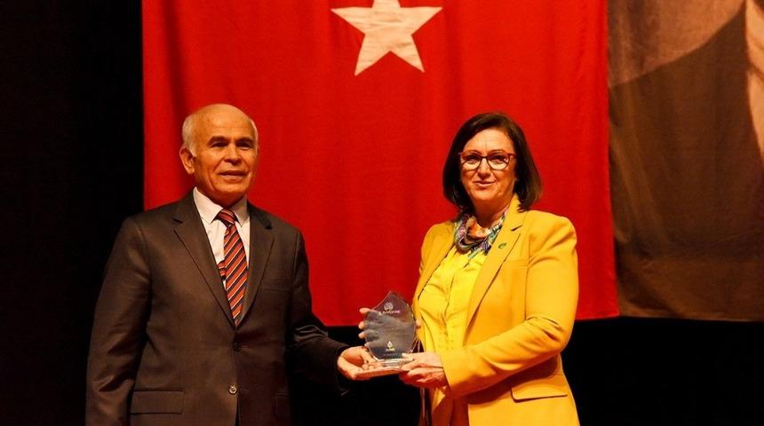 En &ccedil;evreci il Manisa