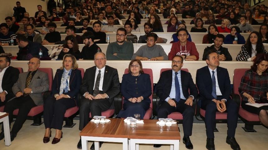 Gaziantep&rsquo;te &rsquo;Yerel Y&ouml;ntemler İdaresinde Kadın ve Gen&ccedil;ler&rsquo;&rsquo; s&ouml;yleşisi