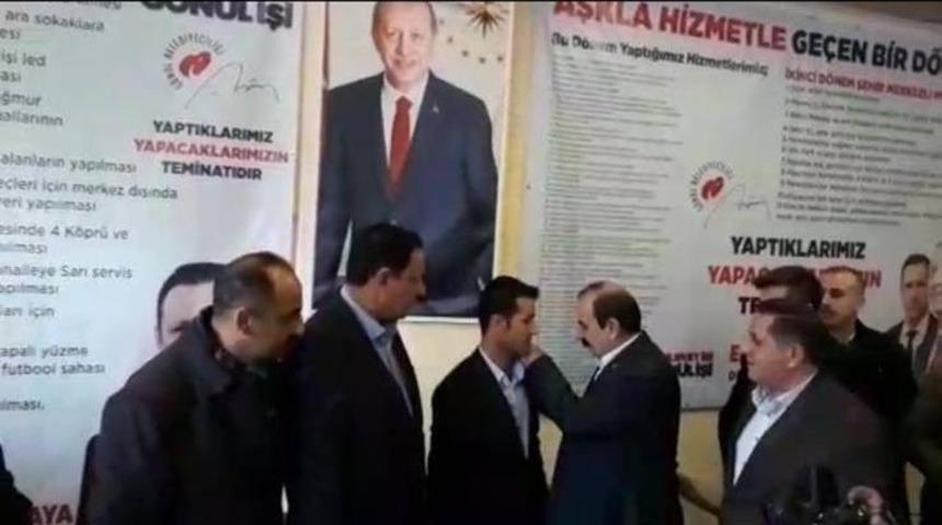 CHP&rsquo;li başkan adayı istifa edip AK Parti&rsquo;ye ge&ccedil;ti