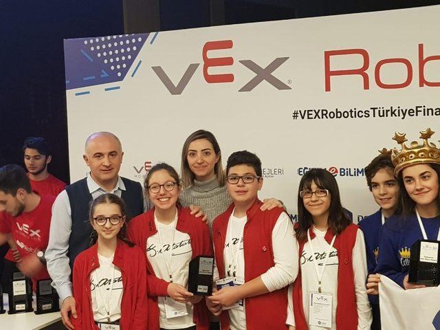 VEX IQ Türkiye Şampiyonası’nda  SANKO okullarına 3 ödül