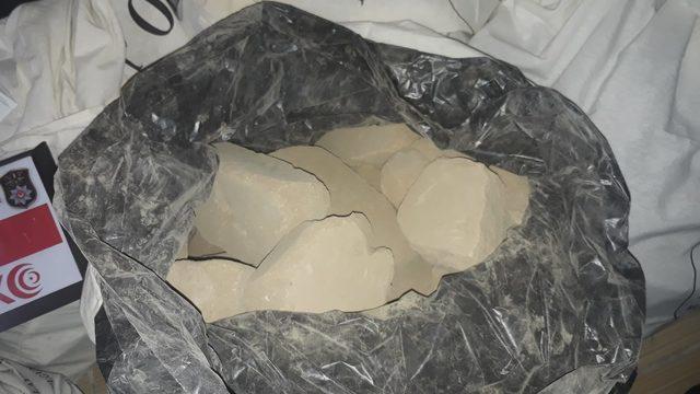 Erzincan'da yastıkların içinde 293 kilo 200 gram eroin ele geçirildi