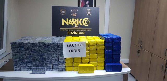 Erzincan'da yastıkların içinde 293 kilo 200 gram eroin ele geçirildi