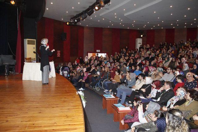 Tongar ; “Bağırmayan annelik mümkün”