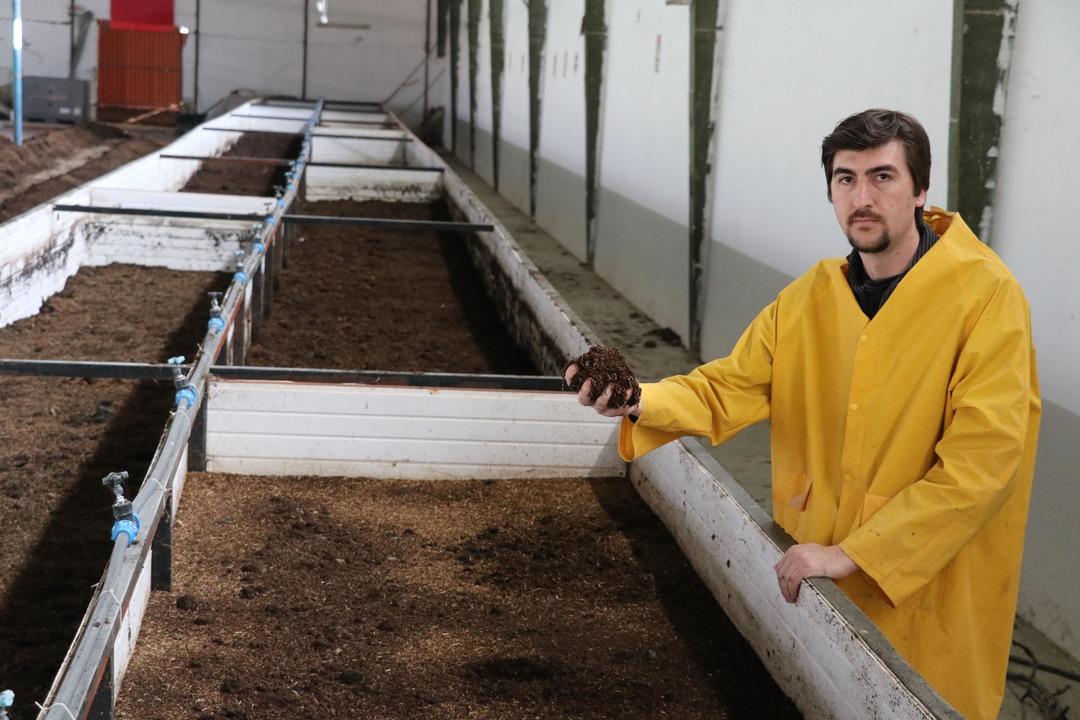 Solucan g&uuml;bresi i&ccedil;in memurluğu bıraktı