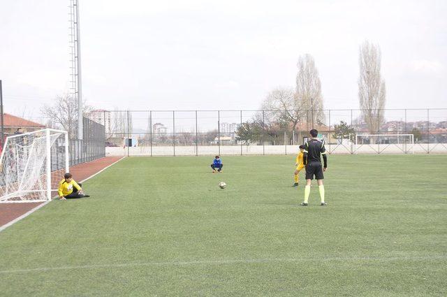 Okullar arası yıldızlar futbol şöleni tamamlandı