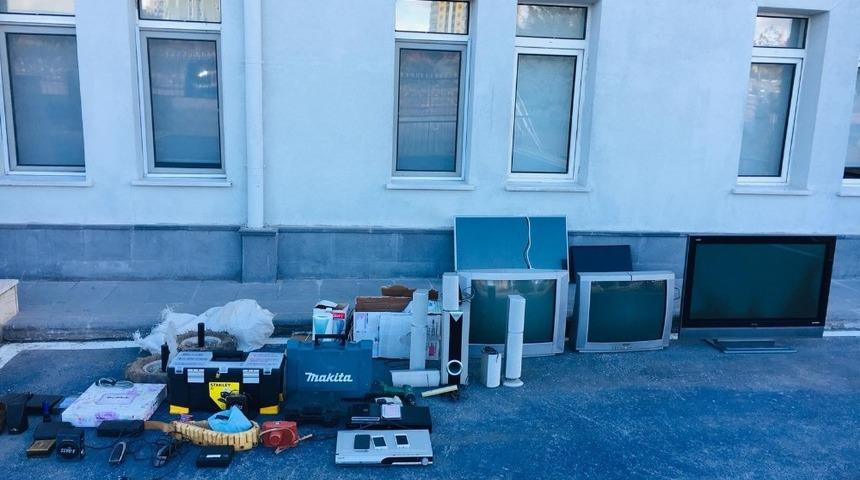 Hırsızlar jandarma ekiplerinden ka&ccedil;amadı