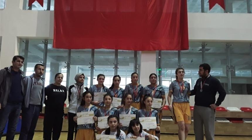 Hentbolda Malatya takımı 1. oldu