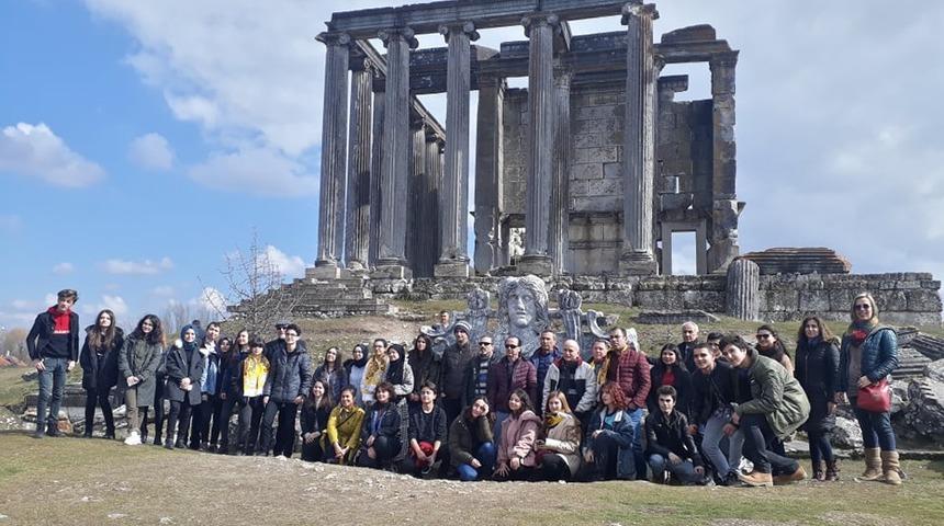 Örenciler Aizonai Antik Kenti’ne hayran kaldılar